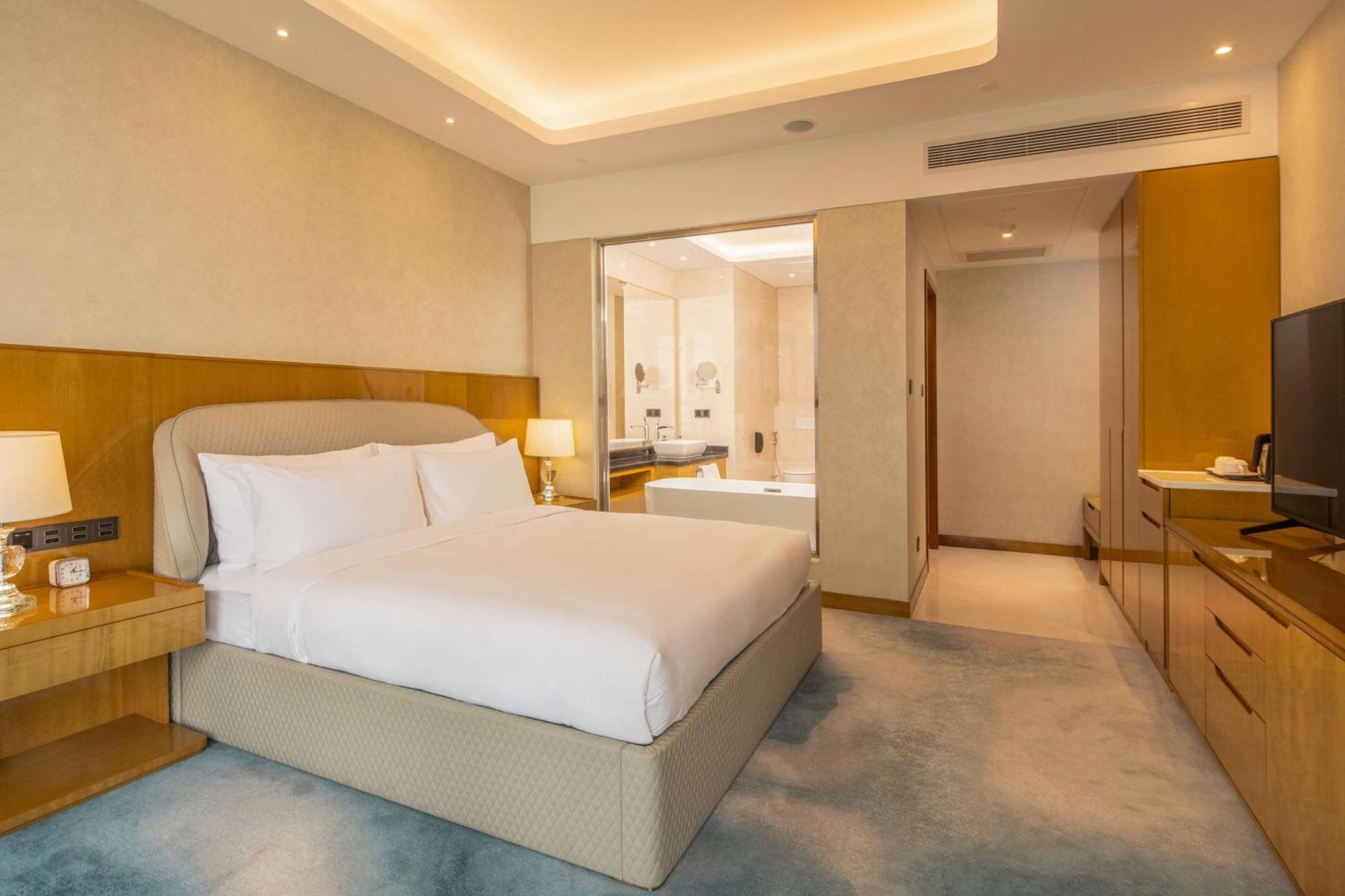 Hilton Brazzaville Les Tours Jumelles Hotel & Residences Exterior foto