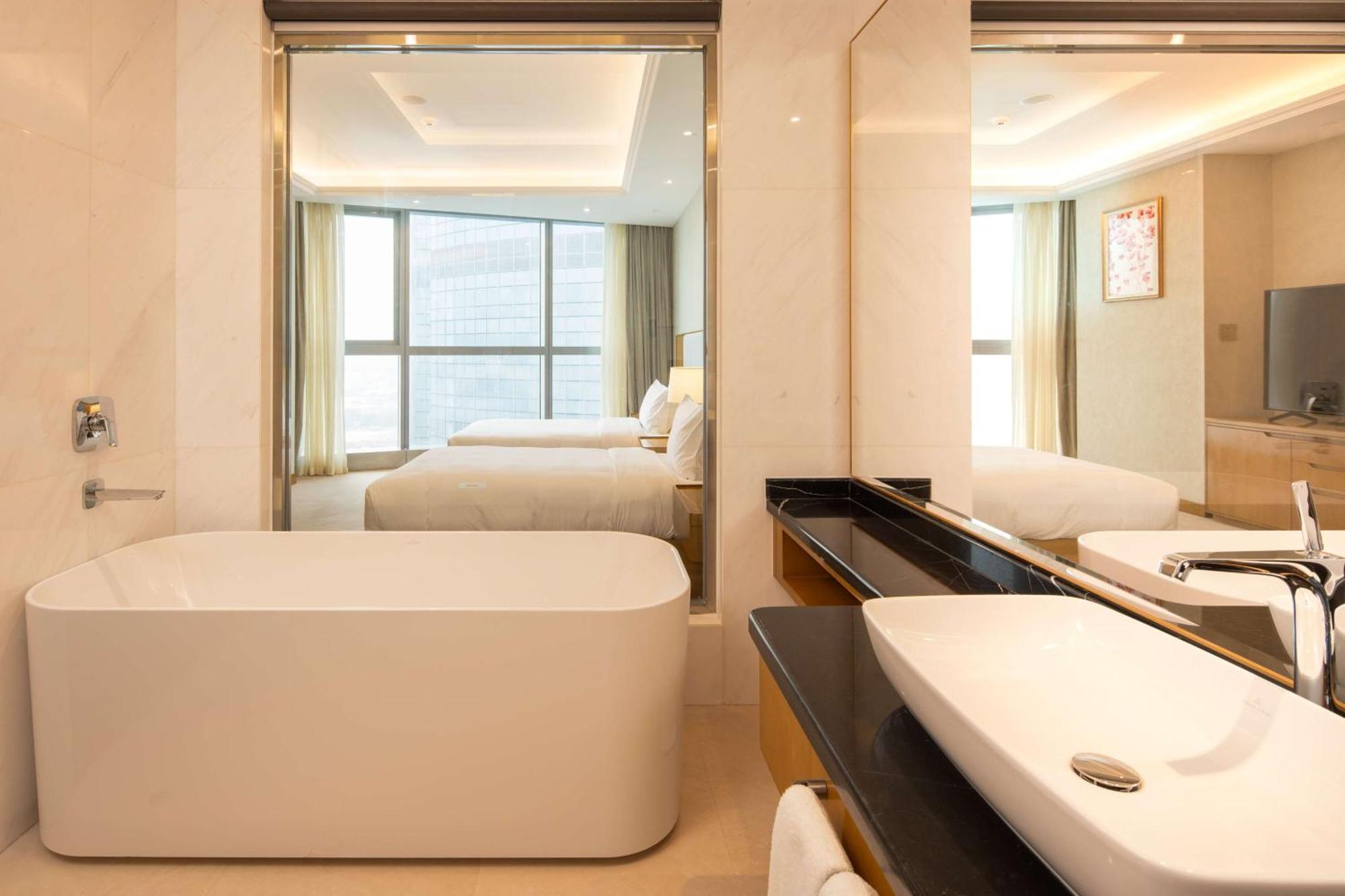 Hilton Brazzaville Les Tours Jumelles Hotel & Residences Exterior foto