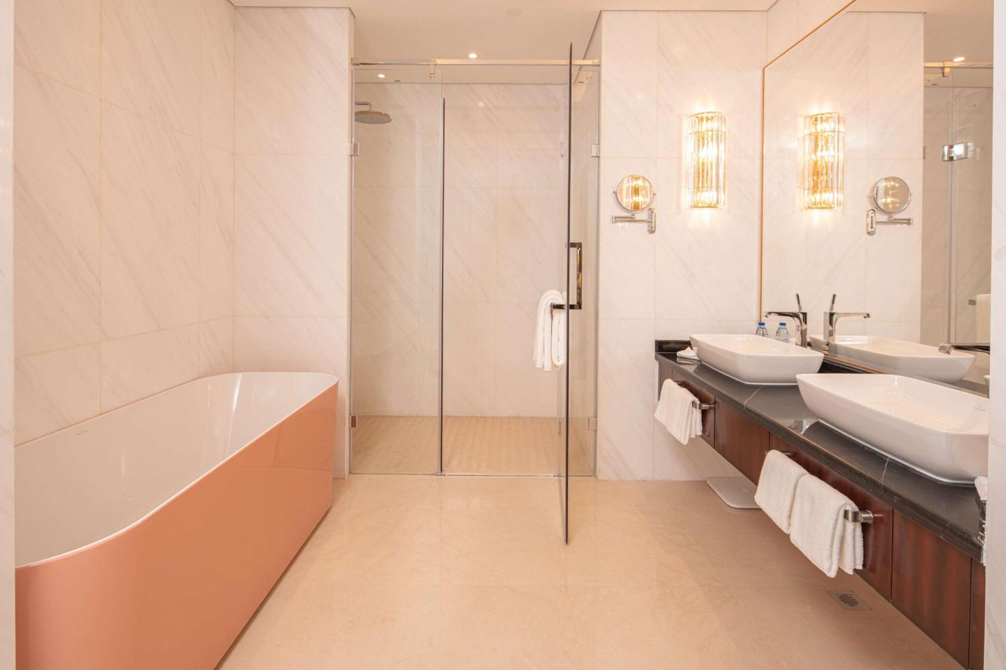 Hilton Brazzaville Les Tours Jumelles Hotel & Residences Exterior foto