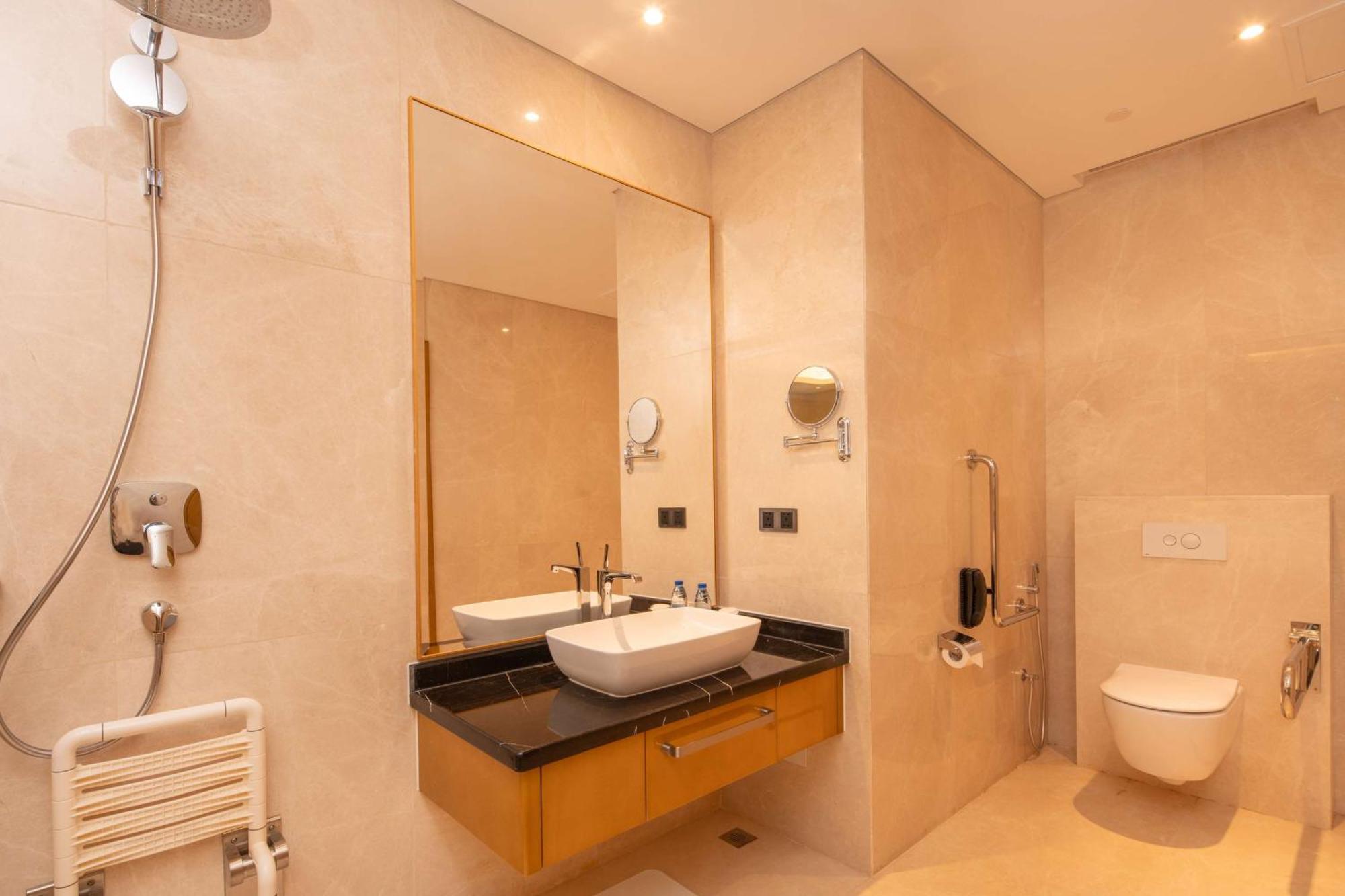 Hilton Brazzaville Les Tours Jumelles Hotel & Residences Exterior foto