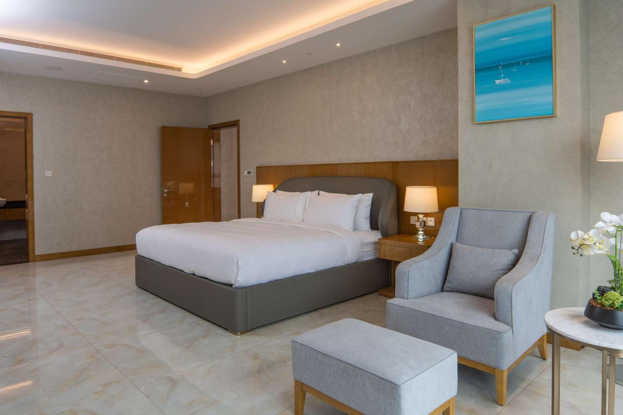 Hilton Brazzaville Les Tours Jumelles Hotel & Residences Exterior foto