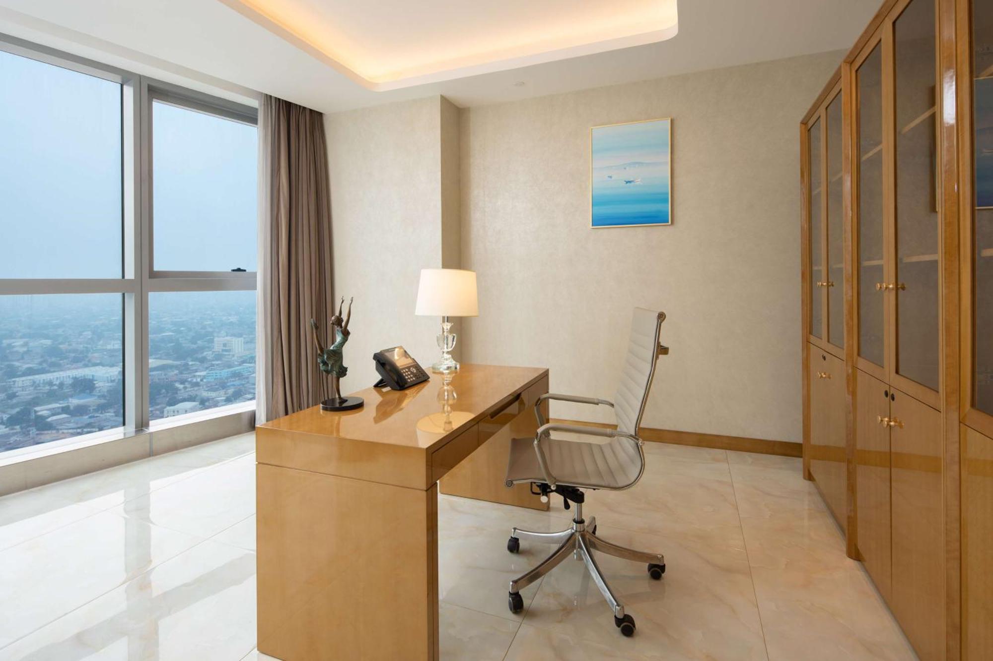 Hilton Brazzaville Les Tours Jumelles Hotel & Residences Exterior foto