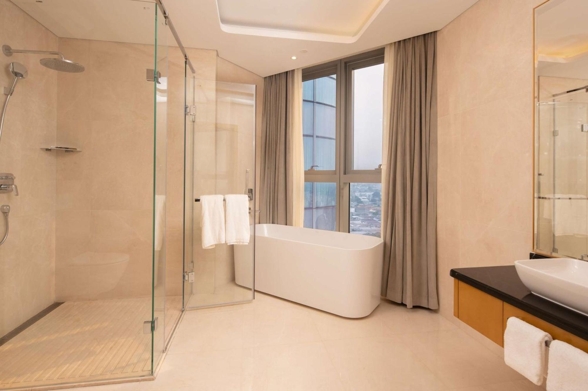 Hilton Brazzaville Les Tours Jumelles Hotel & Residences Exterior foto
