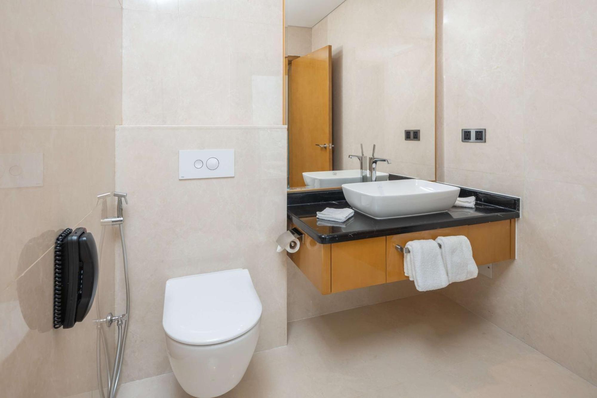 Hilton Brazzaville Les Tours Jumelles Hotel & Residences Exterior foto