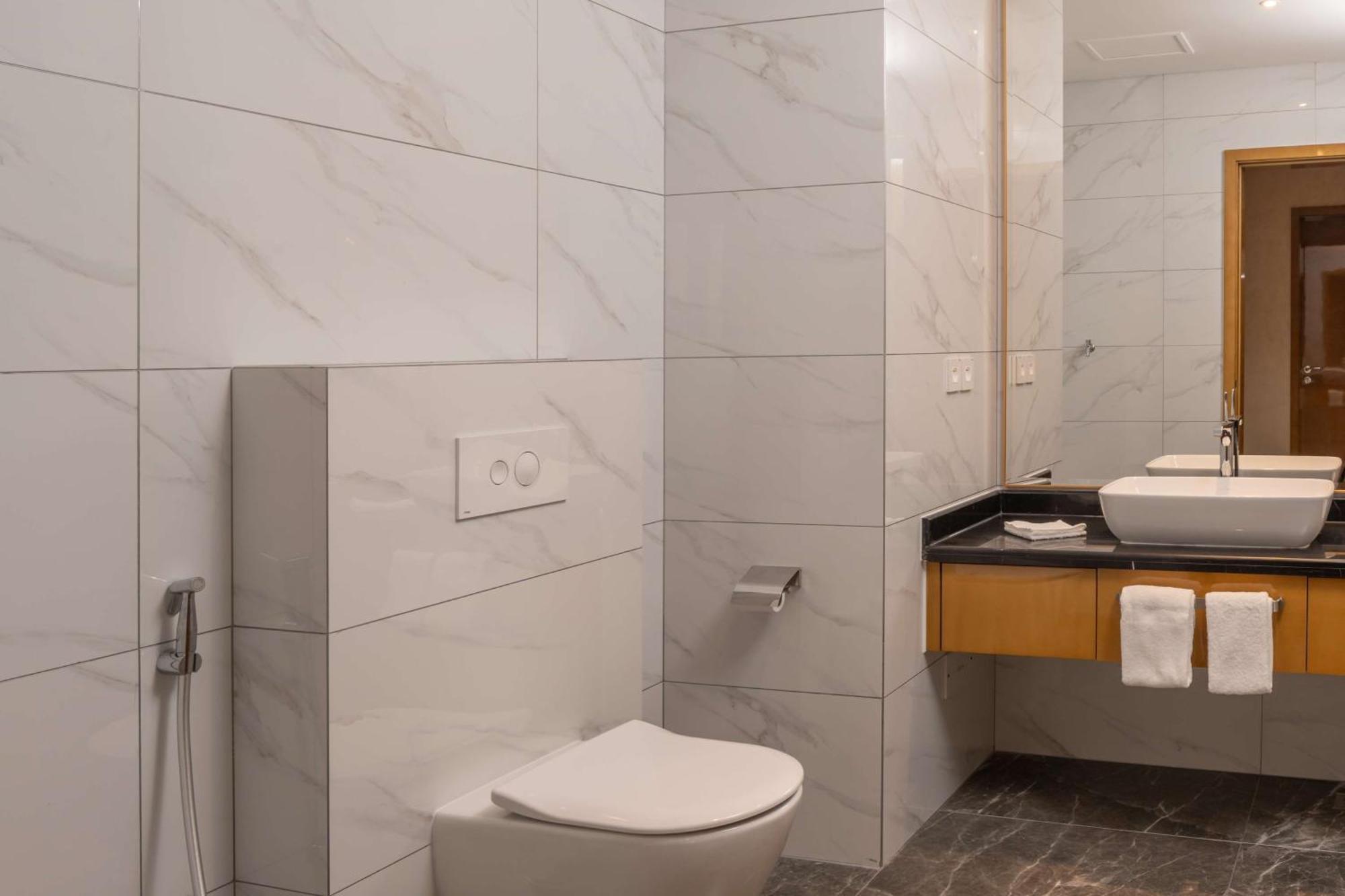 Hilton Brazzaville Les Tours Jumelles Hotel & Residences Exterior foto