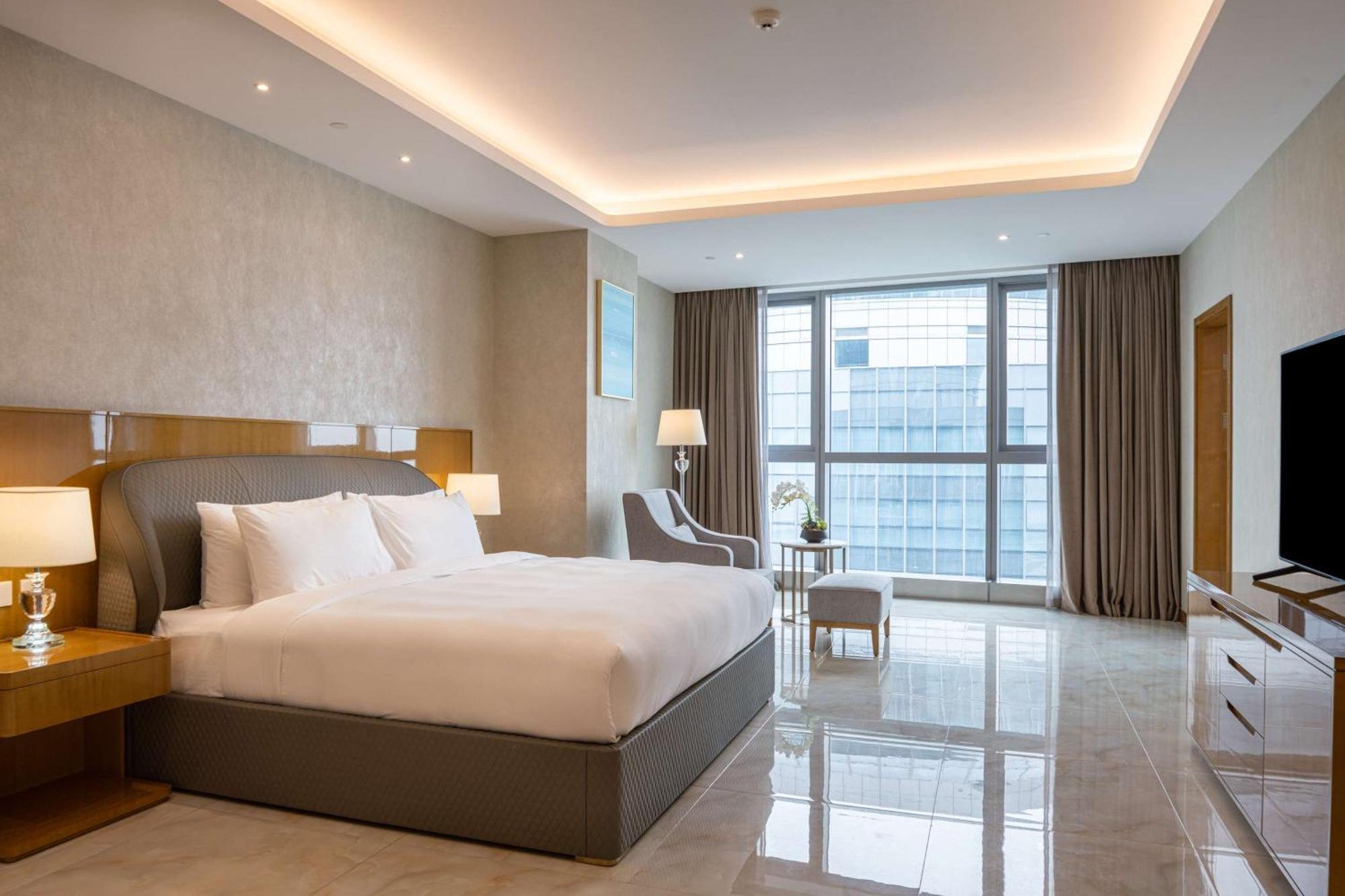 Hilton Brazzaville Les Tours Jumelles Hotel & Residences Exterior foto