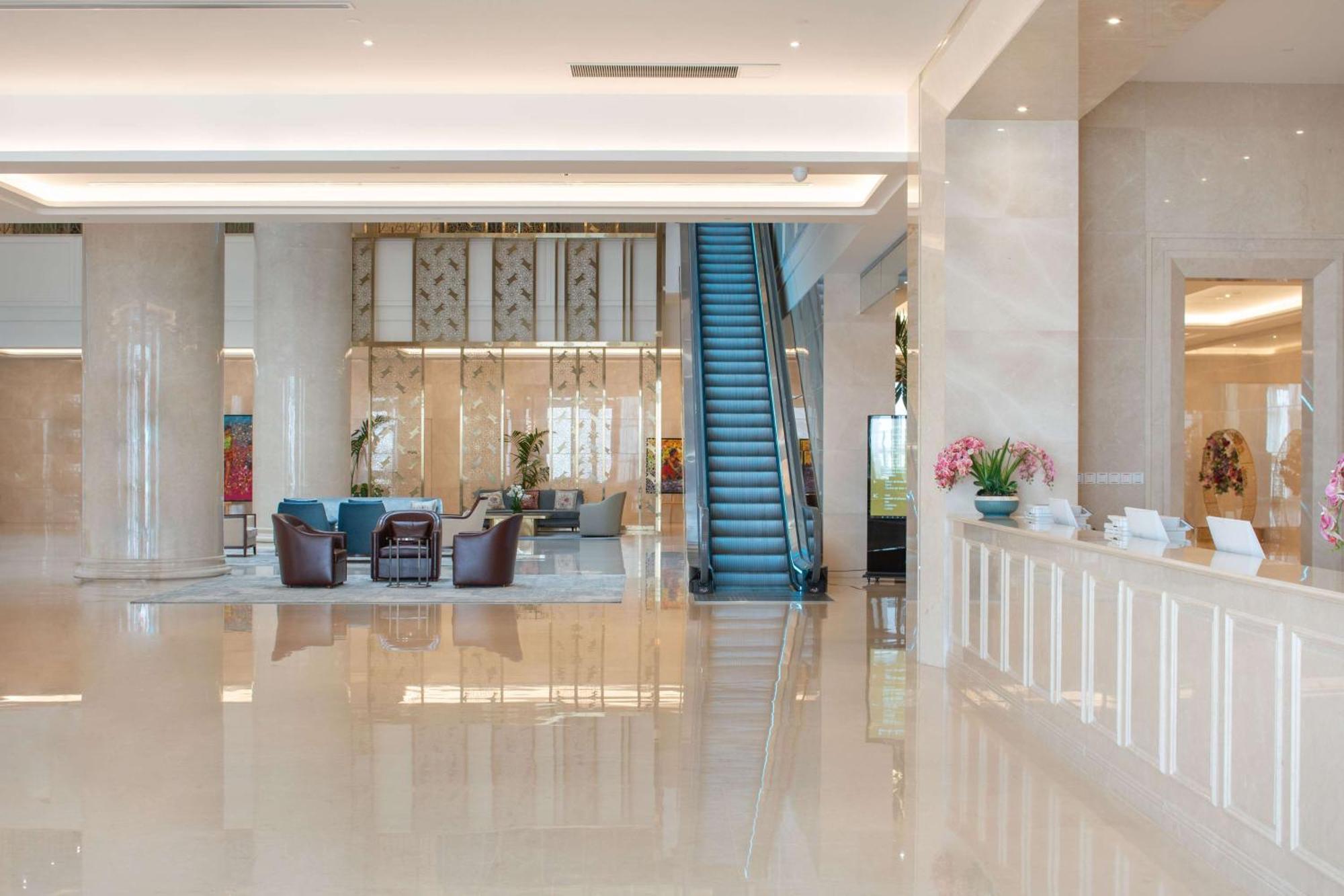 Hilton Brazzaville Les Tours Jumelles Hotel & Residences Exterior foto